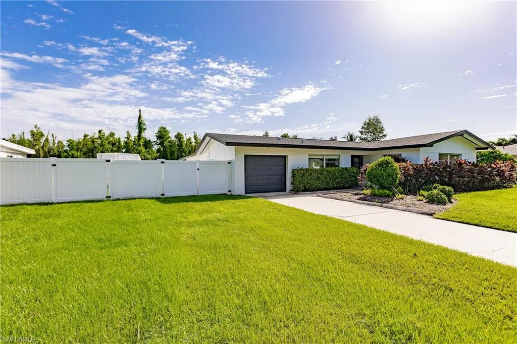 905 Dean WAY, Fort Myers, FL 33919,224071583