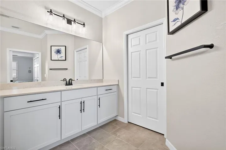 2387  Anguilla  DR, Naples, FL 34120