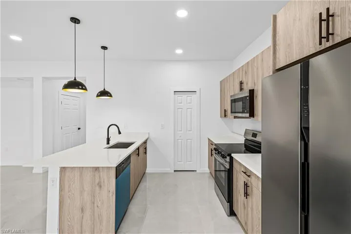3305  43rd W ST, Lehigh Acres, FL 33971