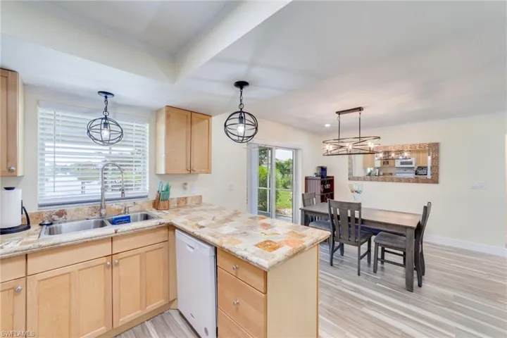 525 11th Ct, Cape Coral, Florida 33990
