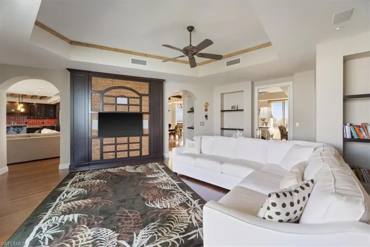 Second living room with tray ceiling