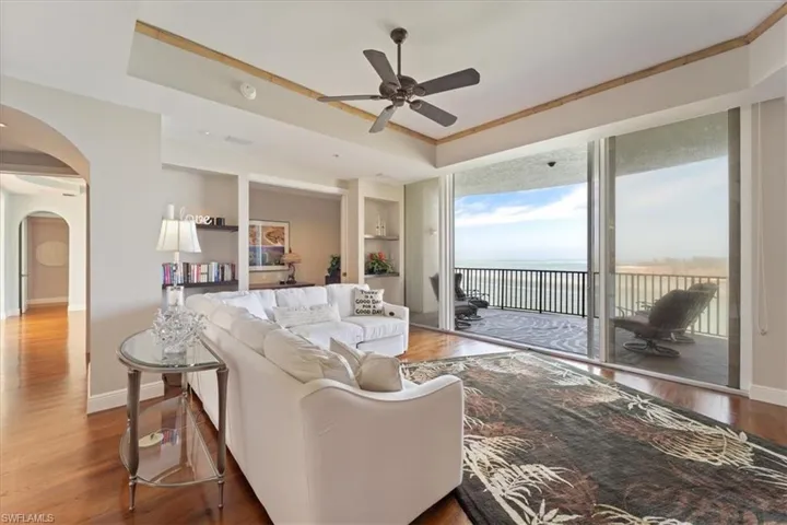 Second living room with tray ceiling