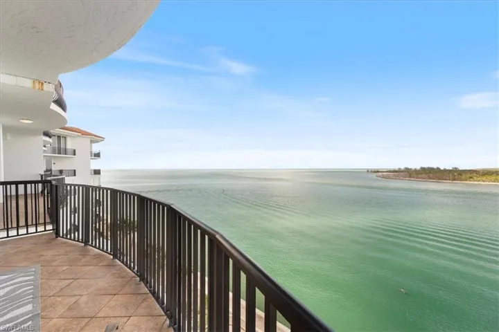 Balcony with a Gulf water view.