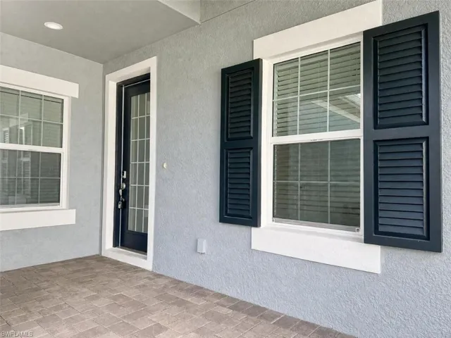 2295 Marquesa Cir, Naples, Florida 34112