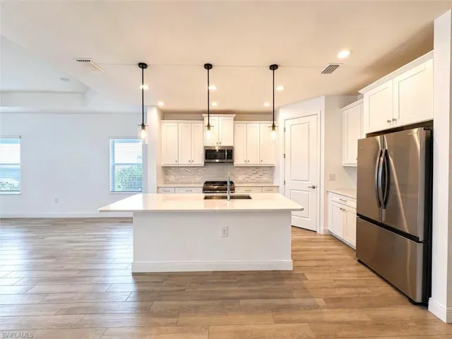 2295 Marquesa Cir, Naples, Florida 34112