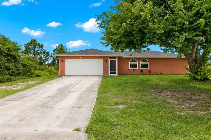 523  Leroy  AVE, Lehigh Acres, FL 33972