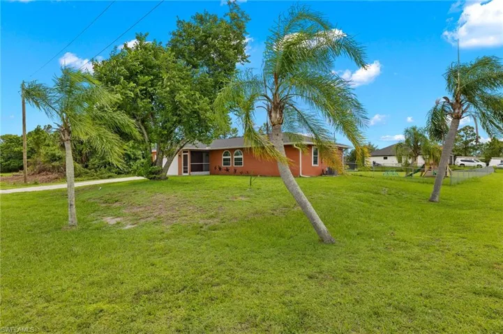 523  Leroy  AVE, Lehigh Acres, FL 33972