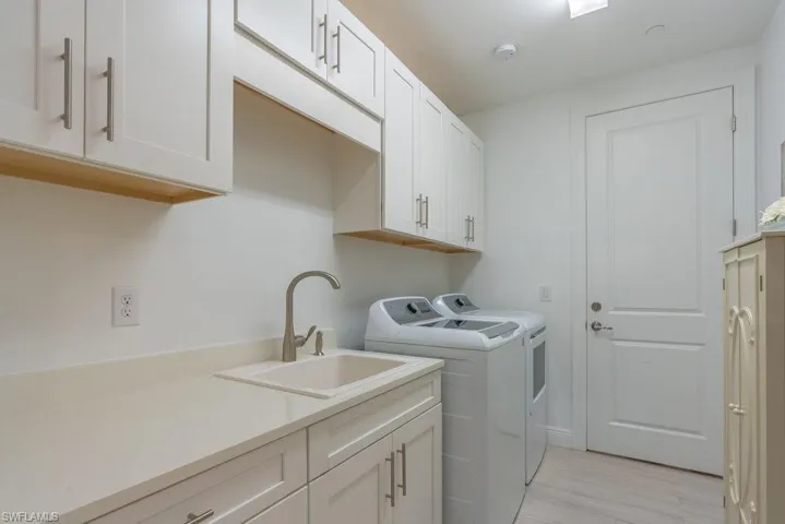 Laundry Room with utility tub