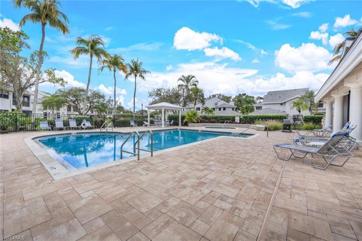 Separate Large Spa, Lounge Chairs, Sun or Shade!