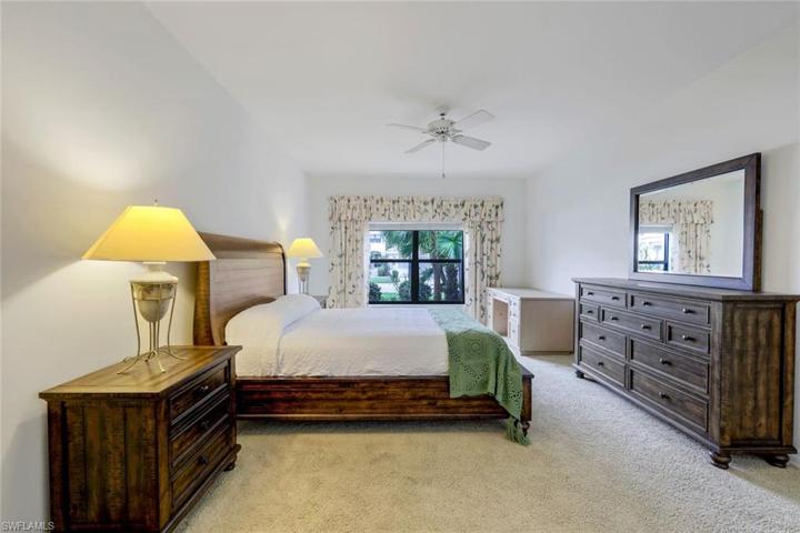 Primary Suite- New Queen Bedroom Set of Furniture- Large Desk
