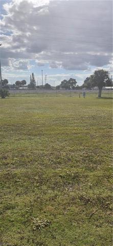 895  Yacht Club NW WAY, MOORE HAVEN, FL 33471