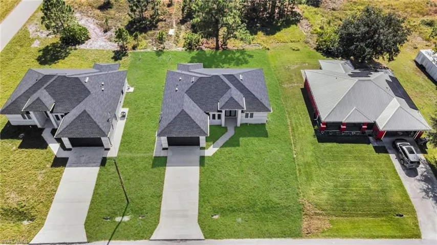 Aerial view of property and surrounding area