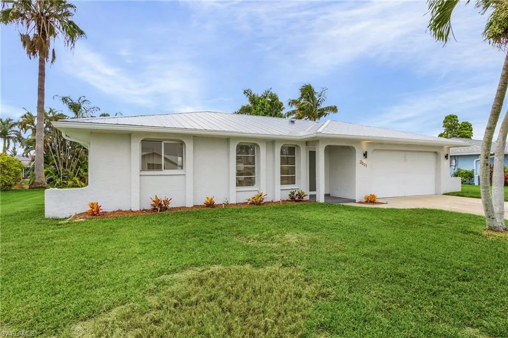 2031 25th LN, Cape Coral, FL 33904,224070267