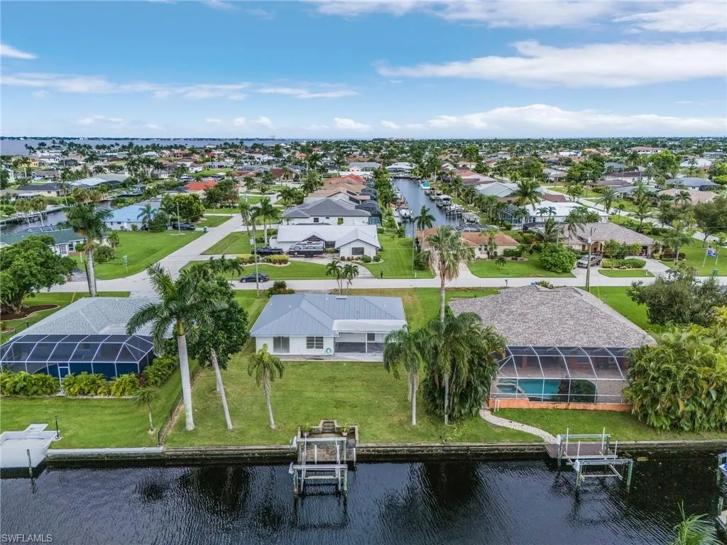 2031 25th LN, Cape Coral, FL 33904,224070267