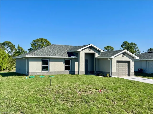 3112  44th W ST, Lehigh Acres, FL 33971