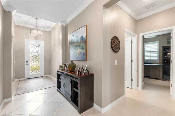 WIDE FOYER