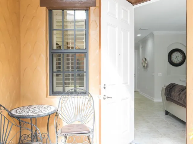 9146 Chula Vista St 12905, Naples, Florida 34113