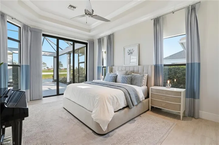 Wake up to the incredible golf course views, spacious enough for a sitting area