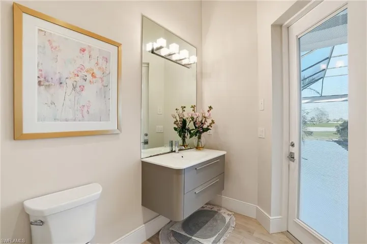 This powder bath doubles as a pool bath