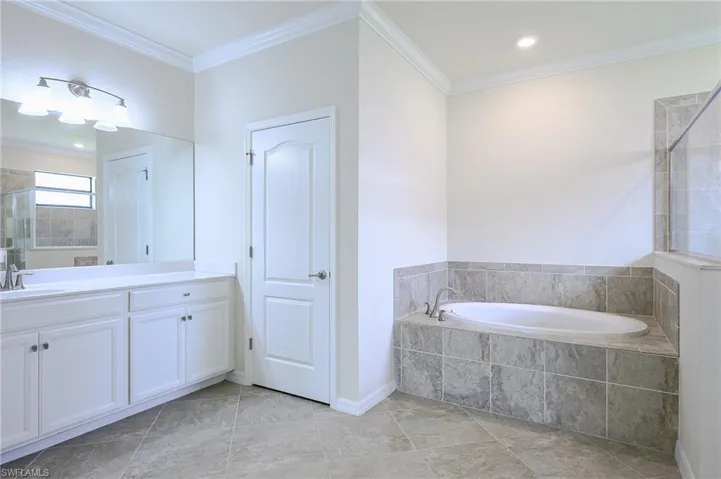4604  Abaca  CIR, Naples, FL 34119