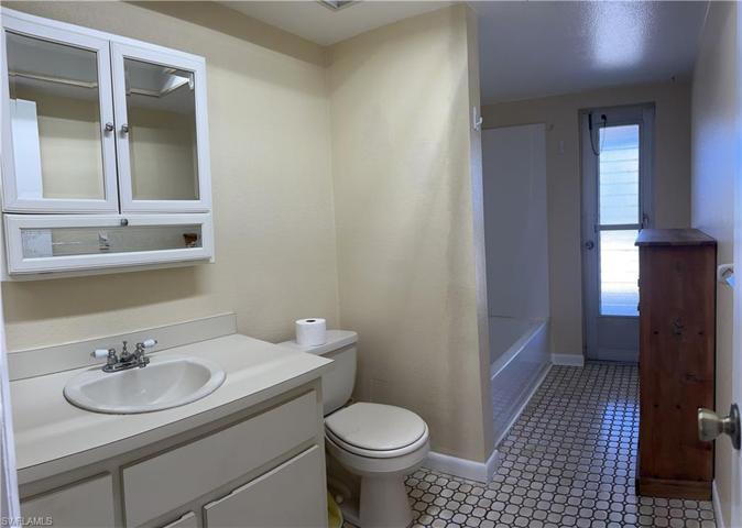 Guest/ Pool Bath