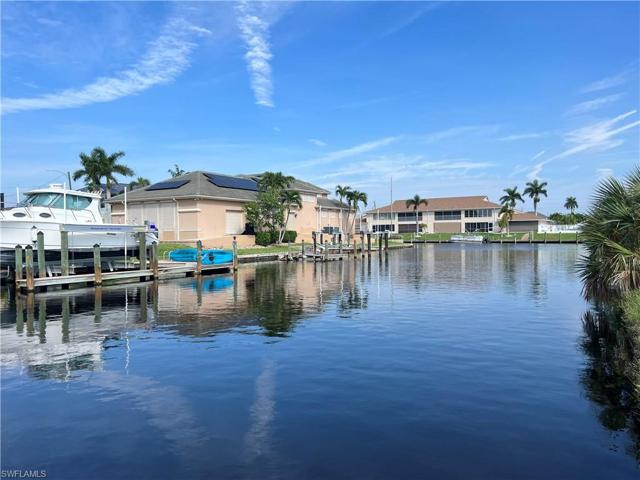 75'+/-  Direct access canal leads directly to the Caloosahatchee River- NO BRIDGES.