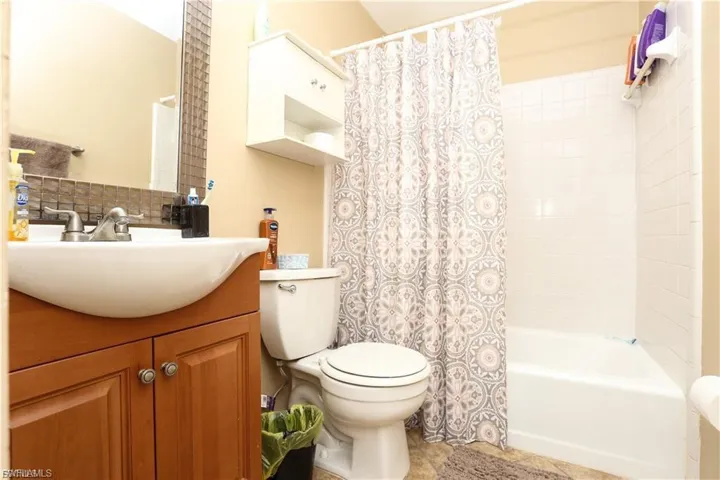 4901 Victoria Dr 204, Cape Coral, Florida 33904