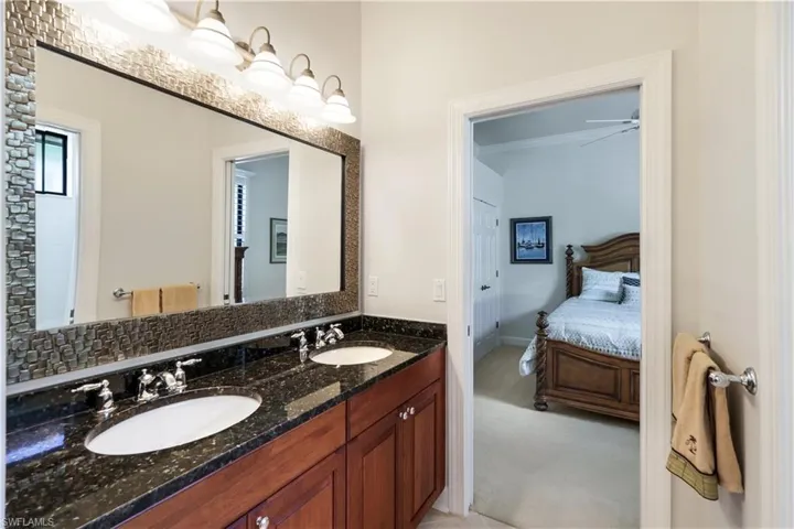 8706  Mustang Island  CIR, Naples, FL 34113