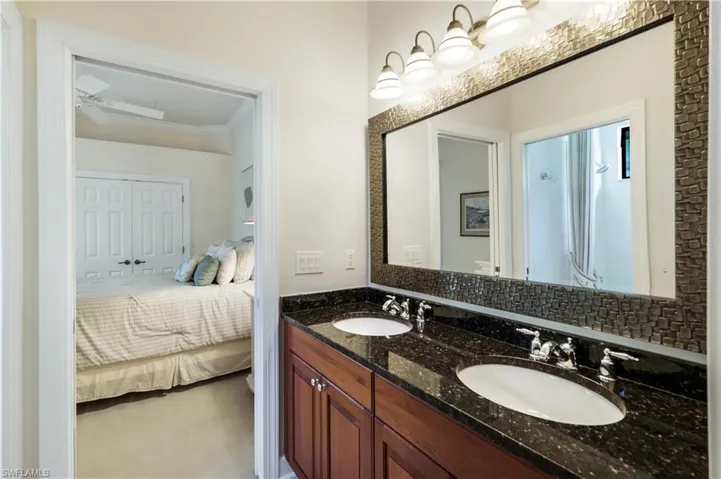 8706  Mustang Island  CIR, Naples, FL 34113