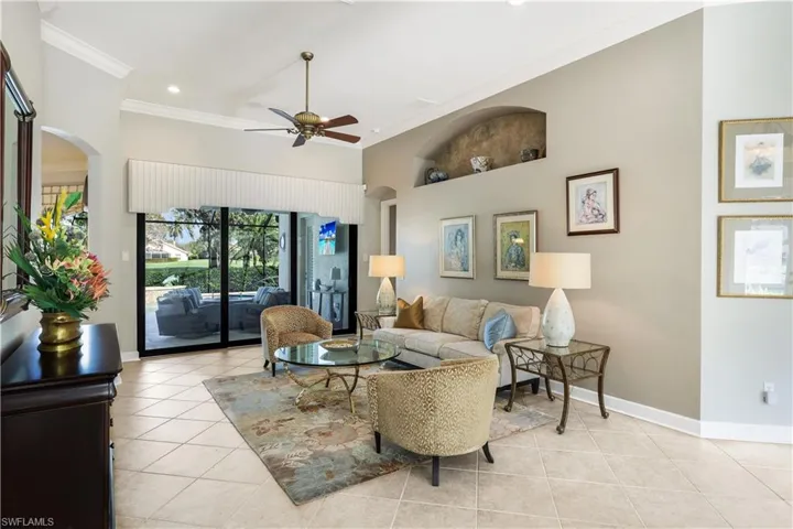 8706  Mustang Island  CIR, Naples, FL 34113