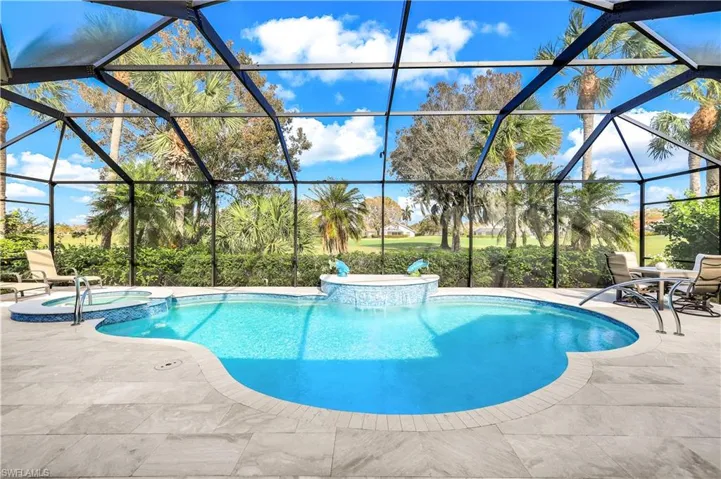 8706  Mustang Island  CIR, Naples, FL 34113