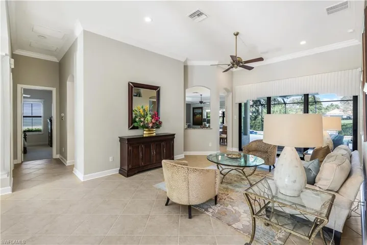 8706  Mustang Island  CIR, Naples, FL 34113