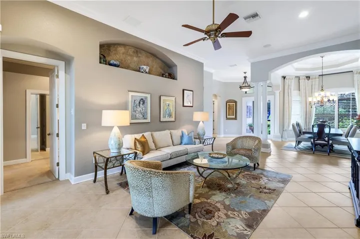 8706  Mustang Island  CIR, Naples, FL 34113