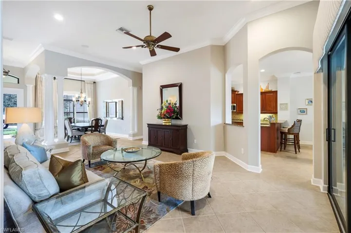 8706  Mustang Island  CIR, Naples, FL 34113