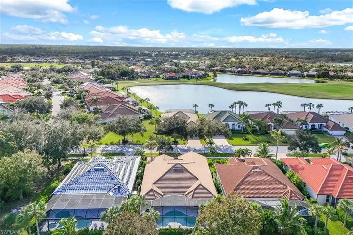 8706  Mustang Island  CIR, Naples, FL 34113