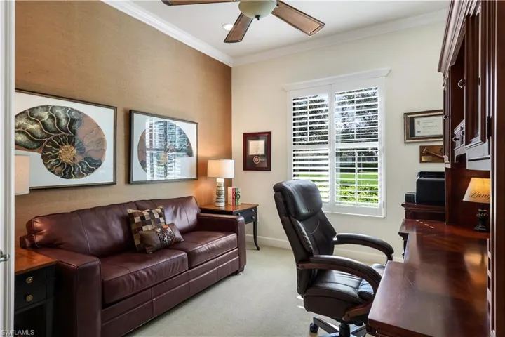 8706  Mustang Island  CIR, Naples, FL 34113