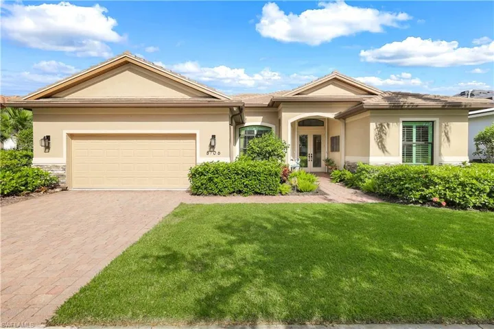 8706  Mustang Island  CIR, Naples, FL 34113
