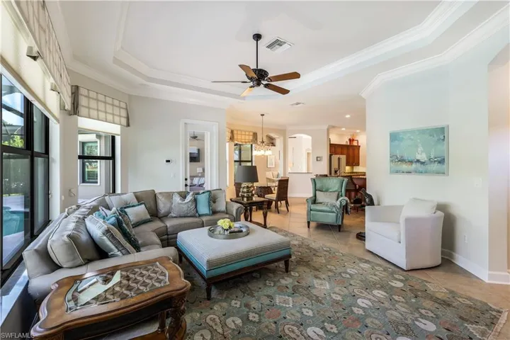 8706  Mustang Island  CIR, Naples, FL 34113