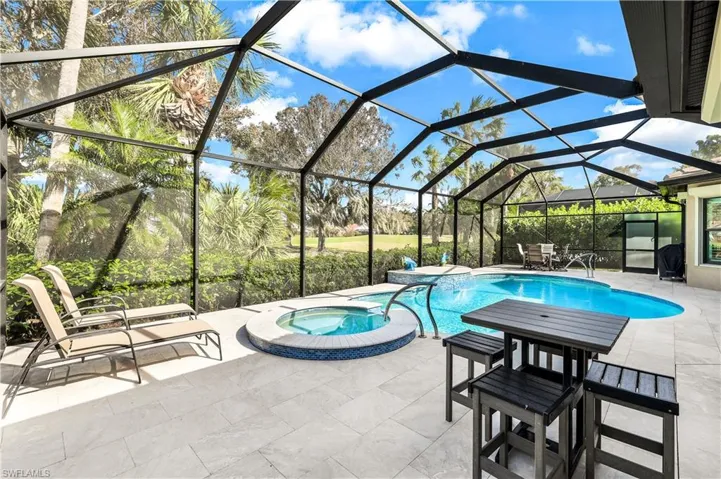 8706  Mustang Island  CIR, Naples, FL 34113