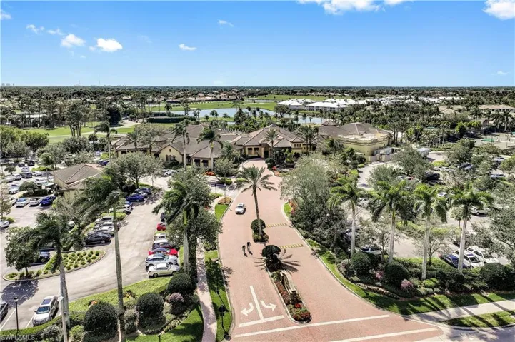 8706  Mustang Island  CIR, Naples, FL 34113