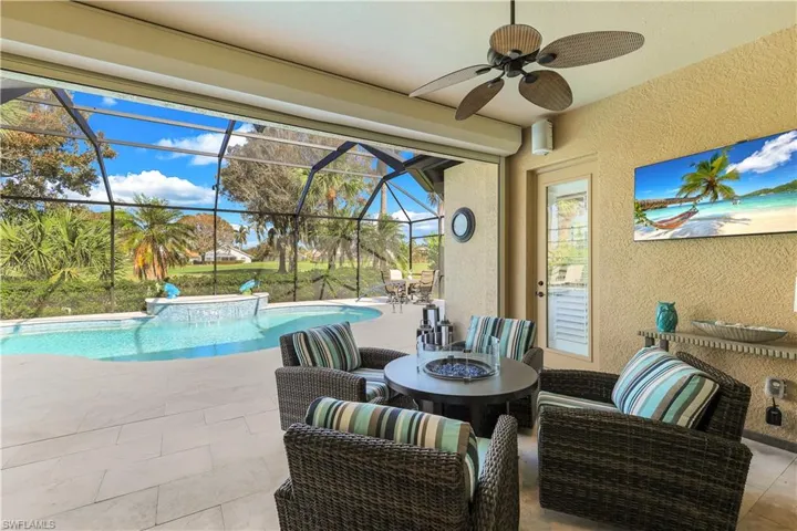 8706  Mustang Island  CIR, Naples, FL 34113