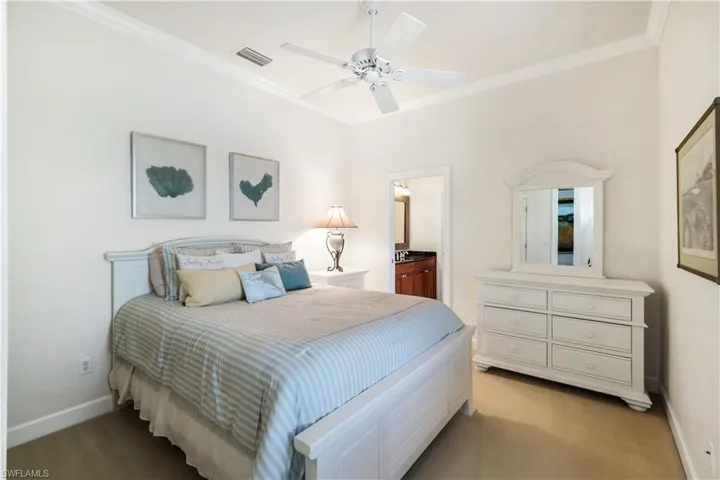 8706  Mustang Island  CIR, Naples, FL 34113