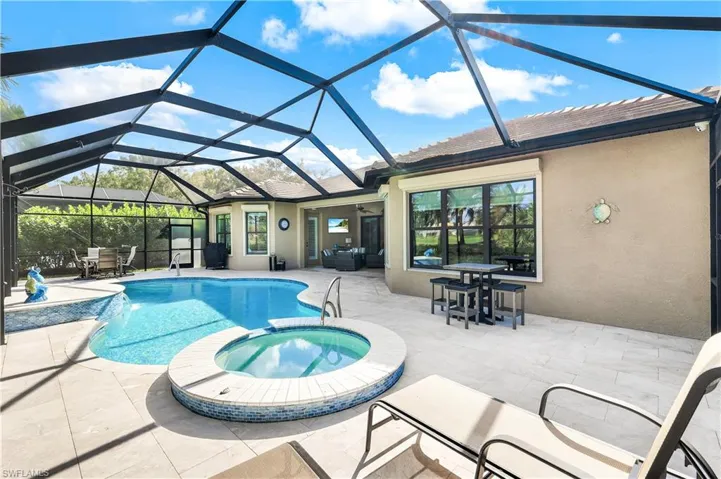 8706  Mustang Island  CIR, Naples, FL 34113