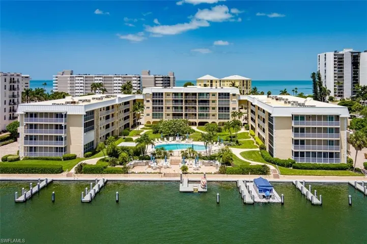 La Maison Club! Boat Slips and Kayak Launch, and BAYSIDE dining terrace.