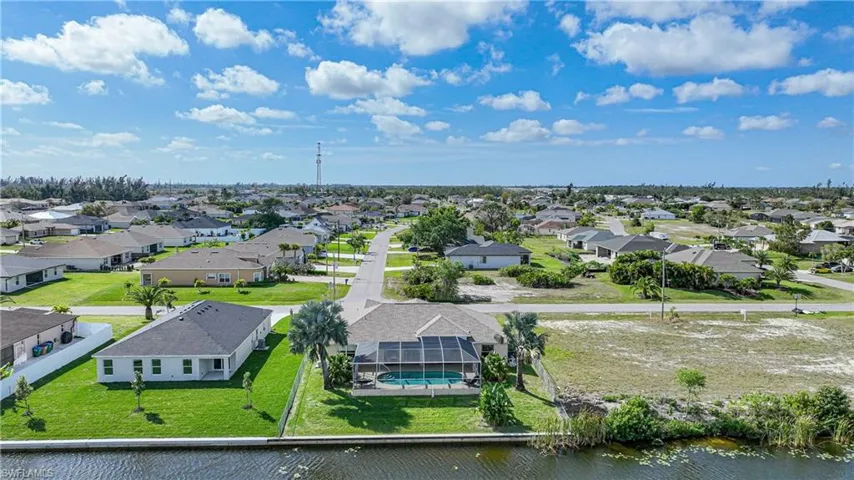 2517 SW 2nd  TER, Cape Coral, FL 33991