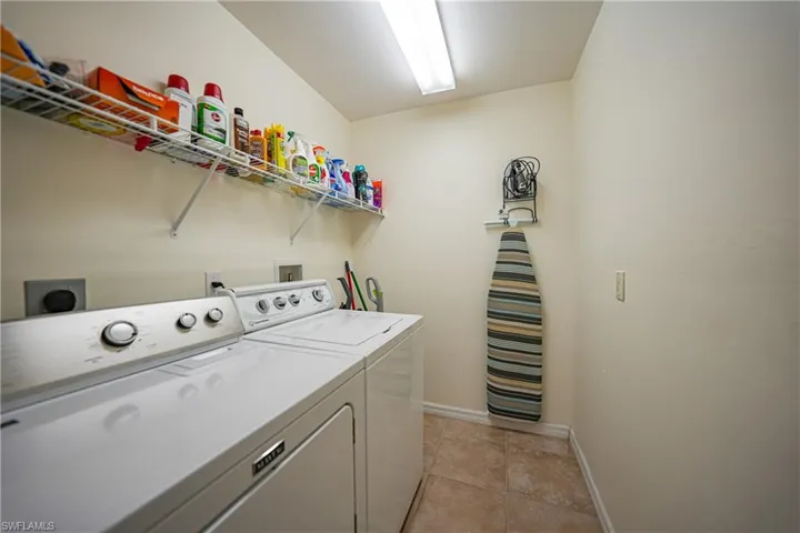 2517 SW 2nd  TER, Cape Coral, FL 33991