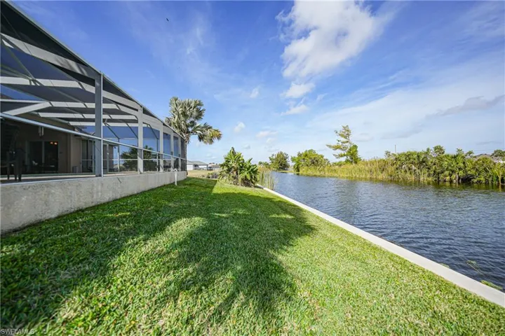 2517 SW 2nd  TER, Cape Coral, FL 33991