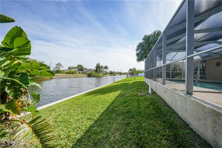 2517 SW 2nd  TER, Cape Coral, FL 33991