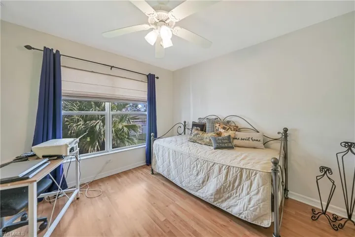 2517 SW 2nd  TER, Cape Coral, FL 33991