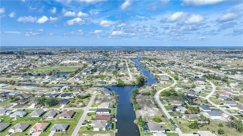 2517 SW 2nd  TER, Cape Coral, FL 33991